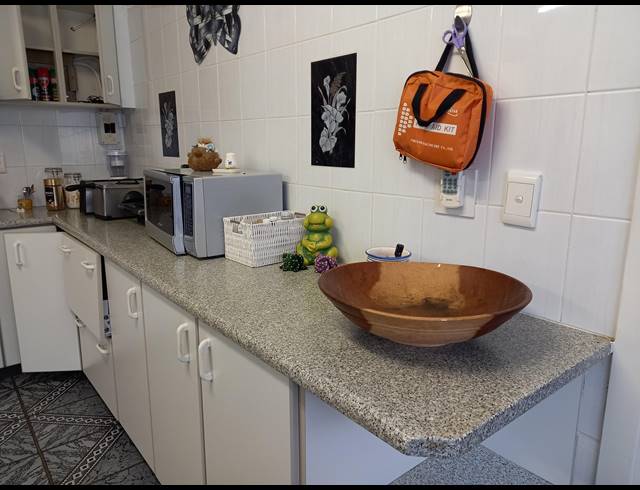 3 BEDROOM FREEHOLD FOR SALE IN SHELLY BEACH